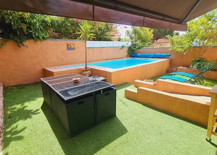 Standing 10 Personnes Piscine/ Pinede *